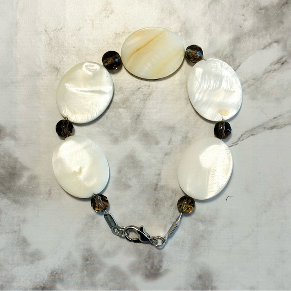 Mother of Pearl Beaded Bracelet Slim Wrist - Picture 1 of 3